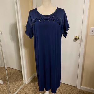 Lane Bryant midi w/ neckline detail. Size 10/12